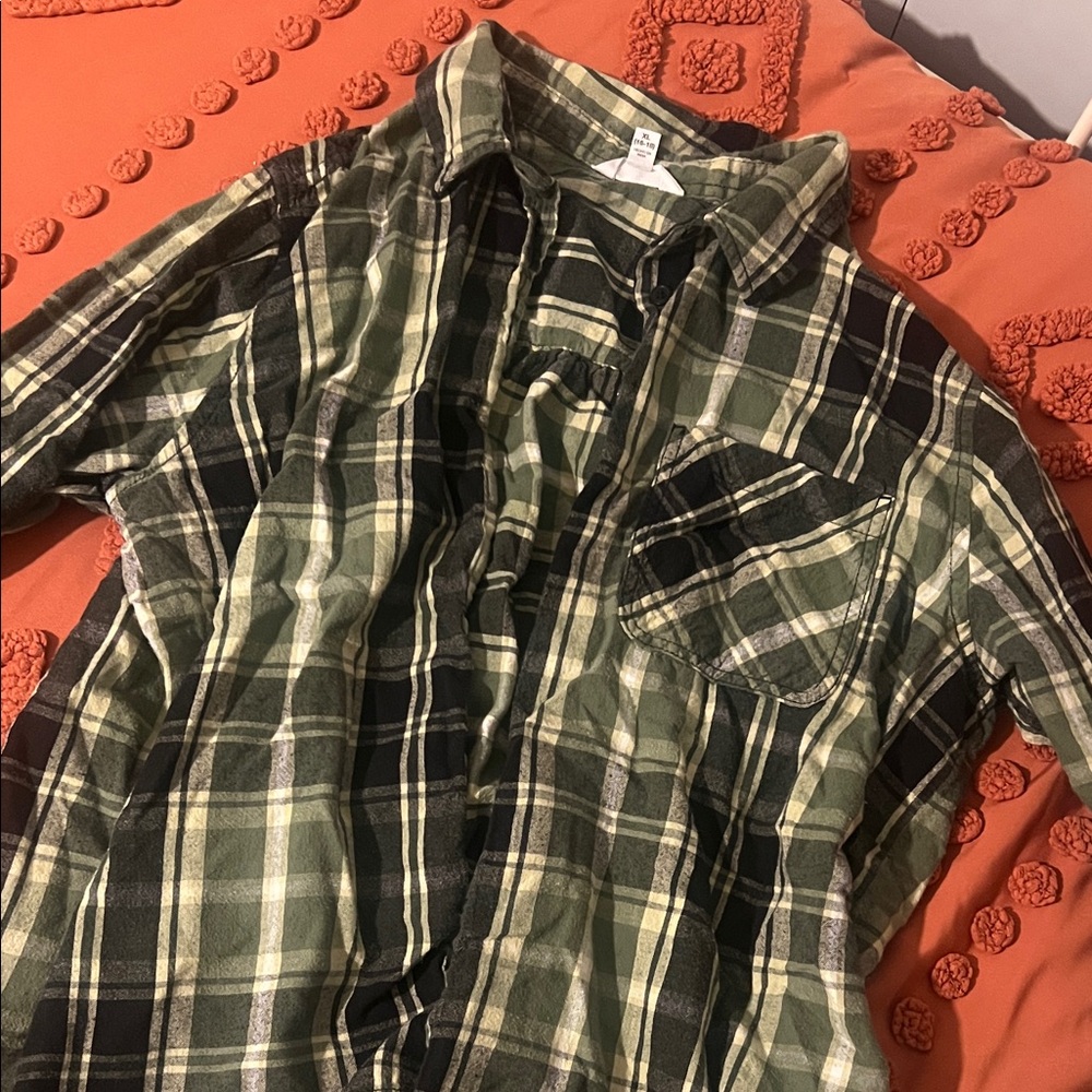 Time and Tru Green Plaid Women's Button Down Shirt